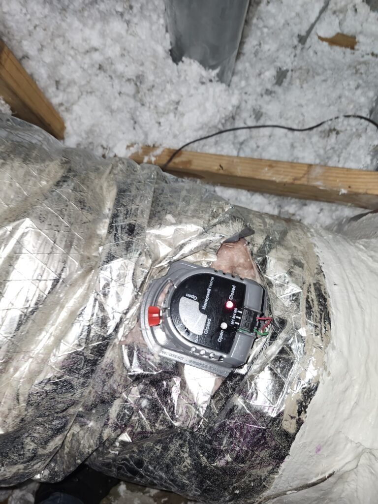 Duct with Honeywell Damper Motor in Ruskin, FL 33573 Duct with Honeywell damper motor in Ruskin, FL 33573