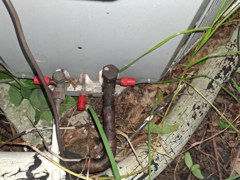 HVAC Connections with Locking Caps in Tampa, FL 33647 Close-up of HVAC connections with locking caps in Tampa, FL 33647