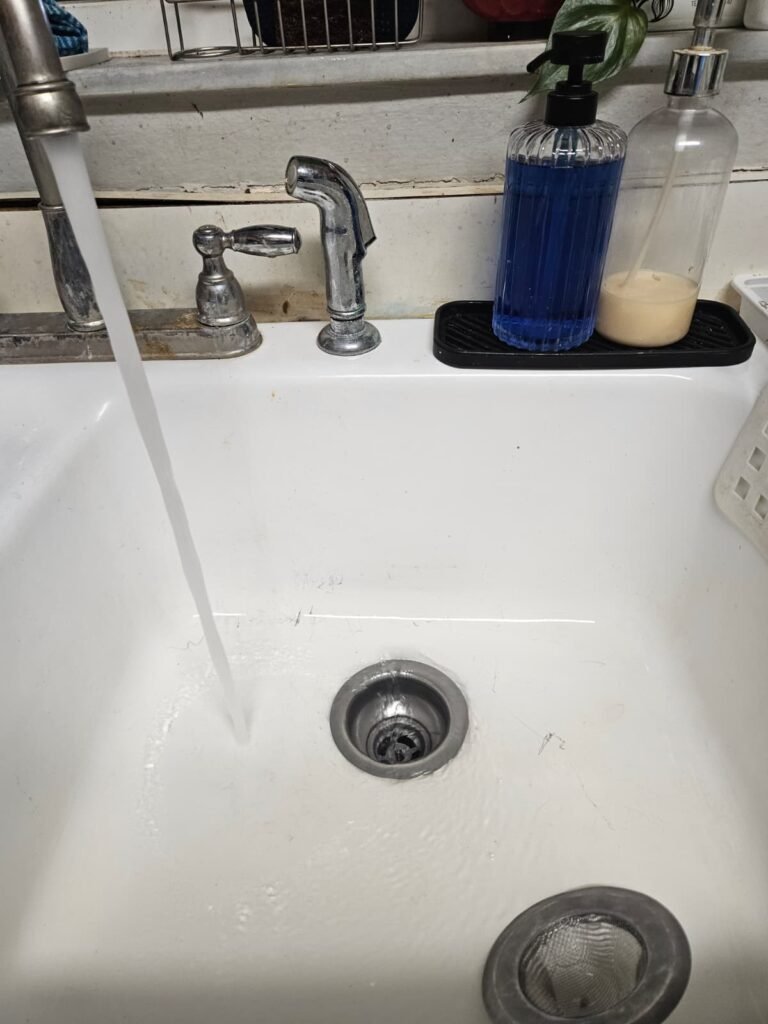 Kitchen Sink with Smooth Water Flow in Brandon, FL 33511 Kitchen sink with smooth water flow in Brandon, FL 33511