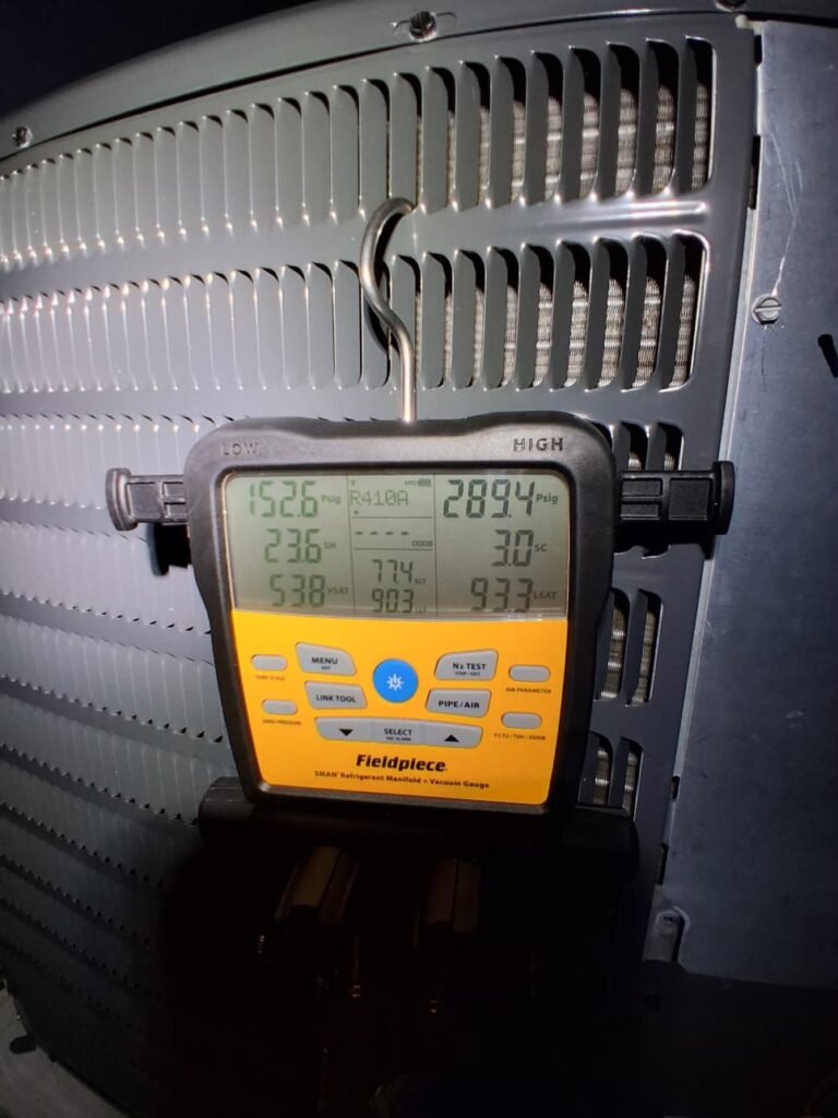Manifold Gauge Readings on HVAC Unit in Ruskin, FL 33573 Manifold gauge readings on HVAC unit in Ruskin, FL 33573