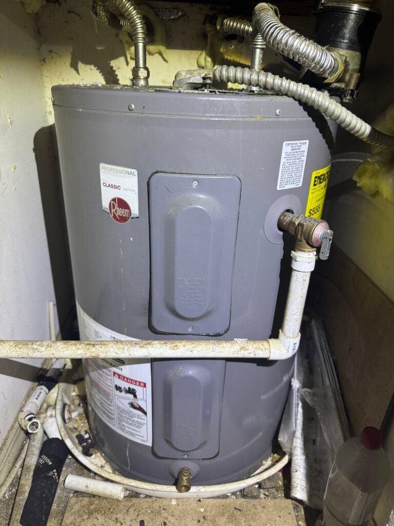 Old Water Heater Before Replacement in Tampa, FL 33616 Old water heater before replacement in Tampa, FL 33616