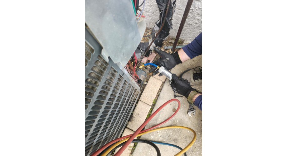 Refrigerant Diagnostics in Tampa Bay, FL, photo 1