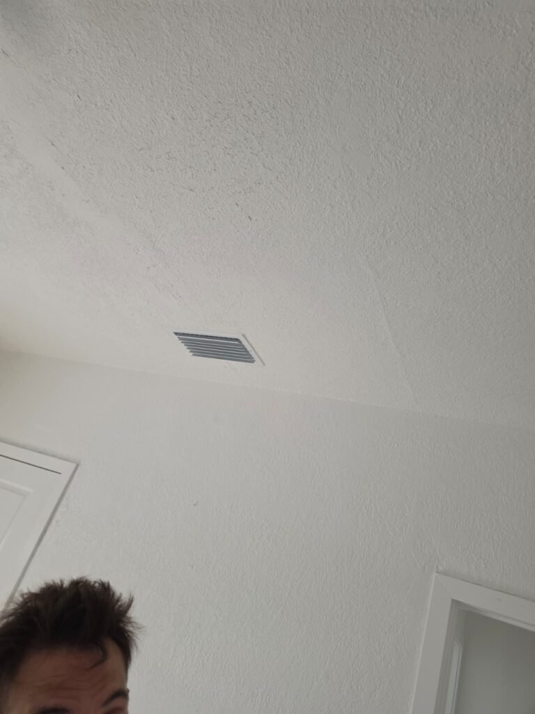 Partially visible ceiling vent, Tampa, FL 33605