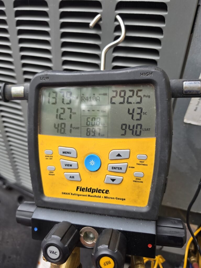 Refrigerant Pressure Readings, Tampa, FL 33624 Refrigerant pressure readings during AC repair in Tampa, FL 33624
