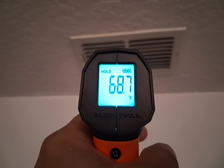Temperature Reading Near Vent in Land O' Lakes, FL 34638 Temperature reading of 68.7°F near vent in Land O' Lakes, FL 34638