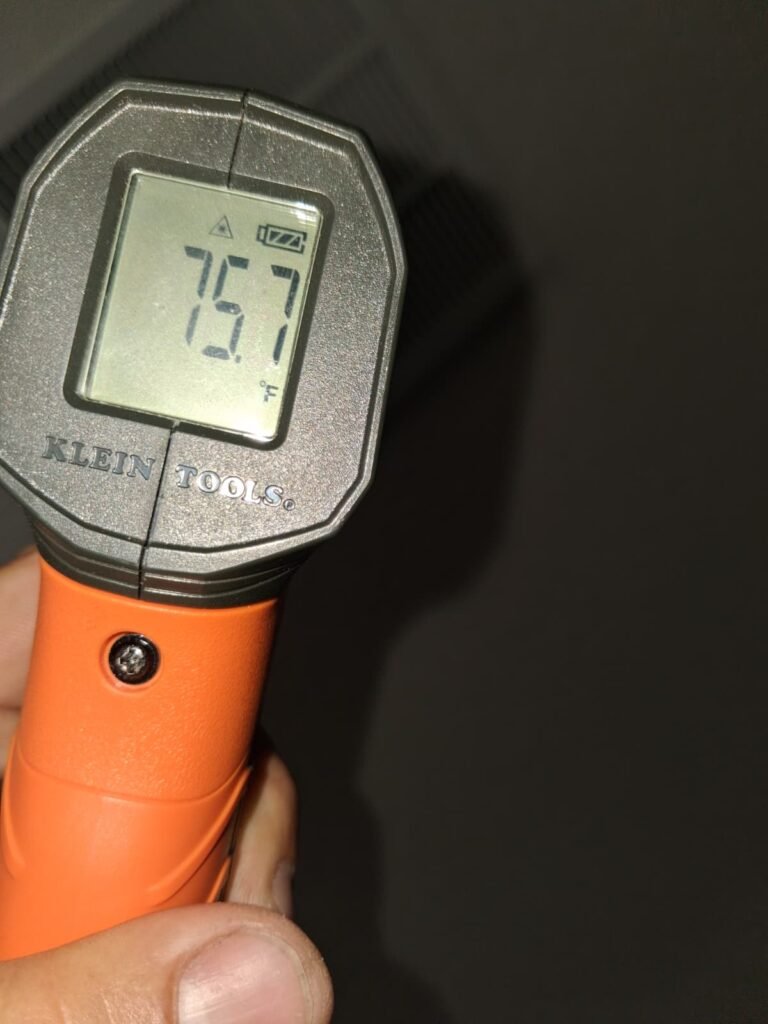 Digital Thermometer Reading in Riverview, FL 33579 Digital thermometer showing 75.7°F in Riverview, FL 33579