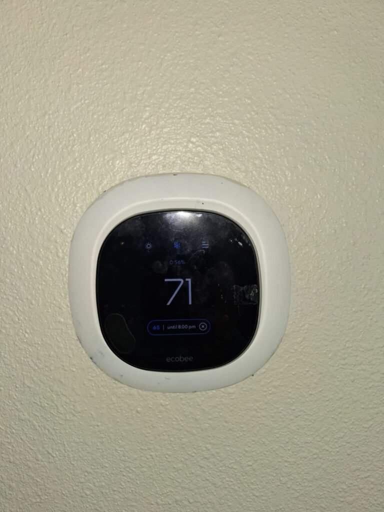 Digital Thermostat Display in Riverview, FL 33579 Digital thermostat showing 71°F in Riverview, FL 33579
