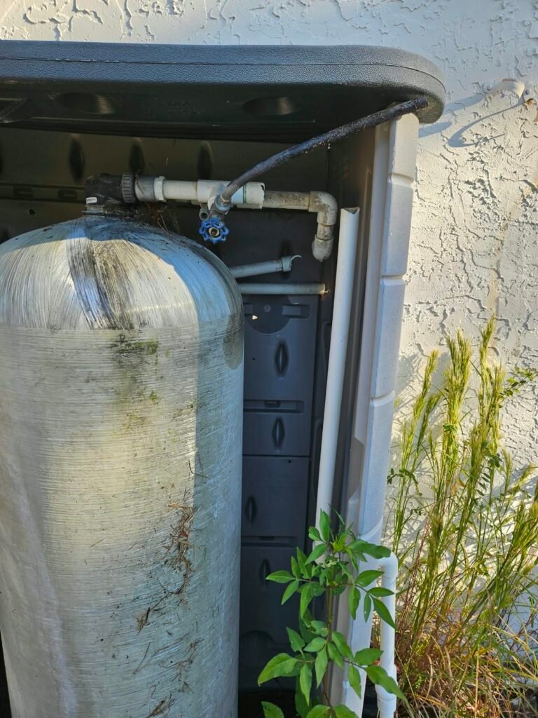 Water Tank with PVC Pipes in Hudson, FL 34667 Water tank with PVC pipes and valve in Hudson, FL 34667