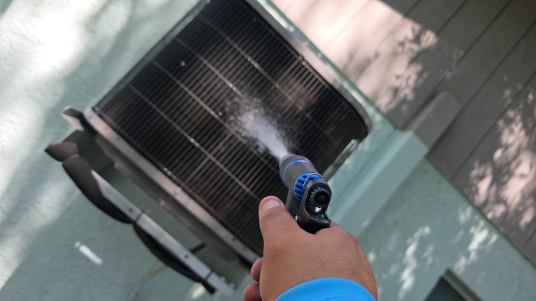 Aging AC on W Skagway Ave: Free New System Estimate Visit in Tampa, FL 33604